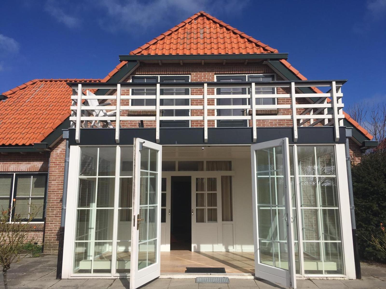Villa Het *